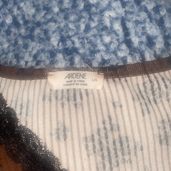 brown Ardene flower lace crop top - Picture 2 of 2